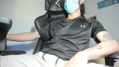 Snapshot of johan_cutter_ chatting on 09-15-25, 05:35 Johan online show from 09-15-25, 05:35