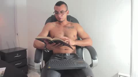 johan online show from 11-22-25, 01:21