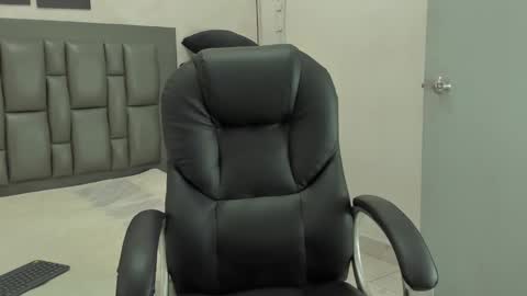 johan online show from 12-04-25, 11:08