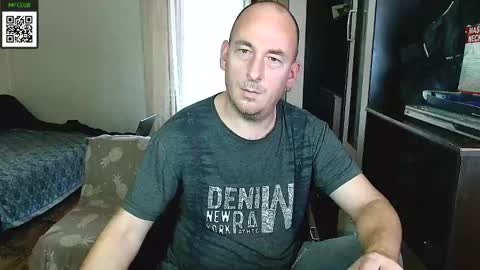 Snapshot of johanbarker chatting on 12-07-24, 12:02 Johan online show from 12-07-24, 12:02