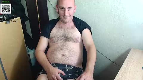 Snapshot of johanbarker chatting on 12-16-24, 03:43 Johan online show from 12-16-24, 03:43