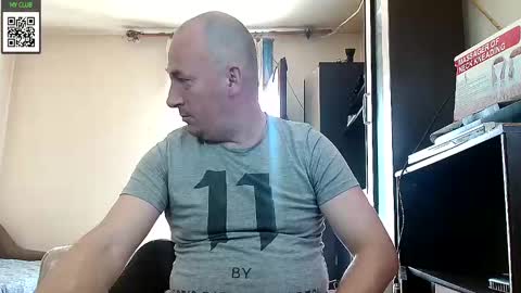 Snapshot of johanbarker chatting on 01-10-25, 11:33 Johan online show from 01-10-25, 11:33