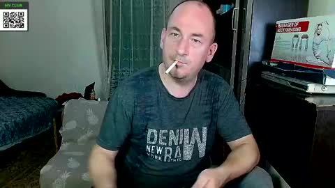 Snapshot of johanbarker chatting on 02-26-25, 07:42 Johan online show from 02-26-25, 07:42