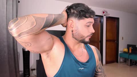 Snapshot of johatsu chatting on 12-18-24, 12:07 King - online show from 12-18-24, 12:07