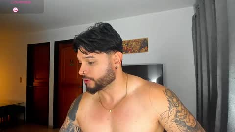 Snapshot of johatsu chatting on 01-12-25, 01:32 King - online show from 01-12-25, 01:32