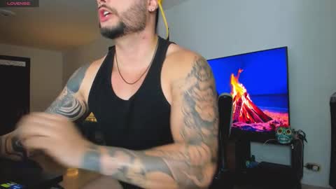 Snapshot of johatsu chatting on 10-17-25, 09:06 King - online show from 10-17-25, 09:06