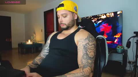 Snapshot of johatsu chatting on 10-22-25, 12:11 King - online show from 10-22-25, 12:11