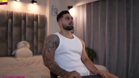 Snapshot of john_king29 chatting on 10-27-25, 10:14 john online show from 10-27-25, 10:14