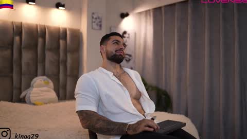 Snapshot of john_king29 chatting on 11-15-25, 01:14 john online show from 11-15-25, 01:14