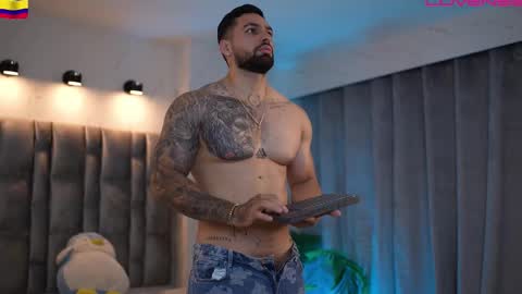 Snapshot of john_king29 chatting on 02-26-26, 01:15 john online show from 02-26-26, 01:15