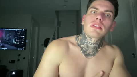 Snapshot of johnafterdark chatting on 01-10-25, 01:53 JAXX online show from 01-10-25, 01:53