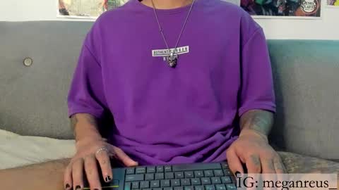 Snapshot of johncarrie chatting on 03-09-25, 04:49 John carrie Independent Help me reach my goal 100 likes and 10000 followers online show from 03-09-25, 04:49
