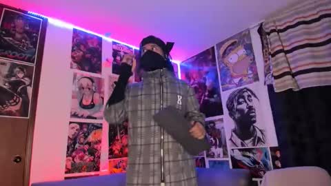 John carrie    Independent  Help me reach my goal 100 likes and 10000 followers  online show from 04-03-26, 11:25