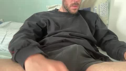 Snapshot of johnhard1987 chatting on 10-17-25, 09:12 johnhard1987 online show from 10-17-25, 09:12