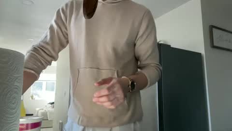 Snapshot of johnjamesopp chatting on 02-26-25, 06:00 John James online show from 02-26-25, 06:00