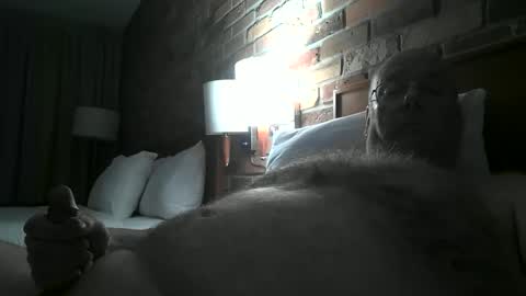 Snapshot of johnny61m chatting on 09-11-25, 03:50 Johnny online show from 09-11-25, 03:50