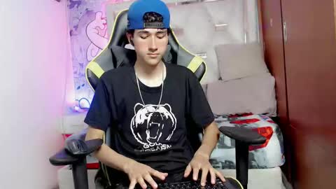 johnny_cagee online show from 10-16-25, 04:24