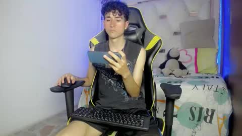 johnny_cagee online show from 11-24-25, 05:40