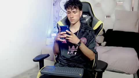 johnny_cagee online show from 01-07-26, 04:04