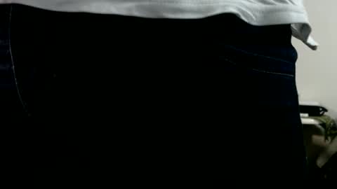 Snapshot of johnnydeepbig chatting on 02-16-26, 05:25 johnnydeepbig online show from 02-16-26, 05:25