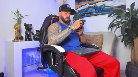 JOHNNY online show from 02-19-26, 01:12