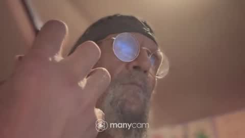 Snapshot of johnnyshung1 chatting on 12-30-24, 09:27 johnnyshung1 online show from 12-30-24, 09:27