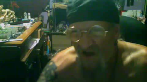 Snapshot of johnnyshung1 chatting on 09-25-25, 06:39 johnnyshung1 online show from 09-25-25, 06:39