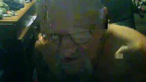 Snapshot of johnnyshung1 chatting on 10-18-25, 09:15 johnnyshung1 online show from 10-18-25, 09:15