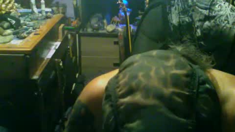 johnnyshung1 online show from 11-04-25, 02:32