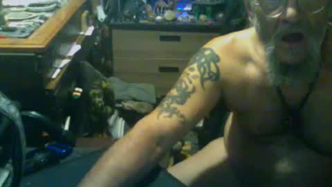 johnnyshung1 online show from 12-18-25, 07:09