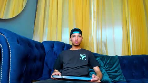 johnnystoorm online show from 10-21-25, 07:36