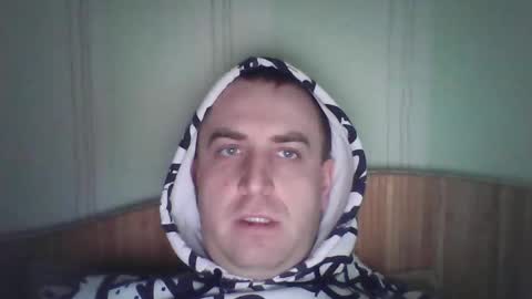 Snapshot of johnoreon chatting on 12-14-25, 09:36 johnoreon online show from 12-14-25, 09:36