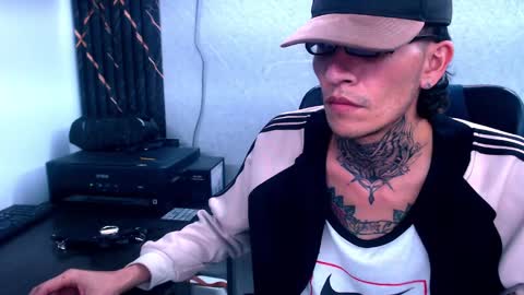 johnsonisaac94  online show from 02-09-25, 11:36