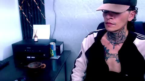 johnsonisaac94  online show from 02-19-25, 07:50