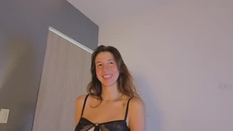 jolie_lov online show from 09-11-25, 01:22
