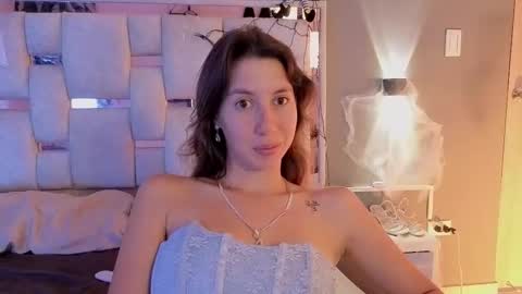 jolie_lov online show from 10-10-25, 06:07