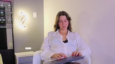 jolie_lov online show from 02-06-26, 03:15