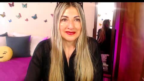 Jolie Mature online show from 11-07-25, 08:09