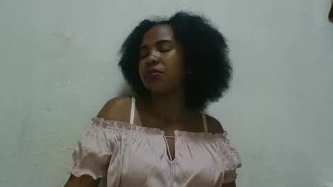 Snapshot of joliedonnue chatting on 12-04-25, 02:26 joliedonnue online show from 12-04-25, 02:26