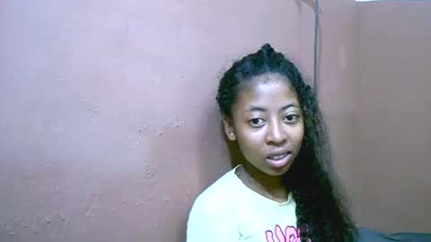 Snapshot of joliekah27 chatting on 02-25-25, 01:09 joliekah27 online show from 02-25-25, 01:09