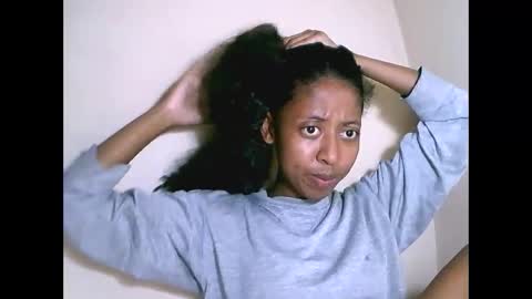 Snapshot of joliekah27 chatting on 11-01-25, 11:56 joliekah27 online show from 11-01-25, 11:56