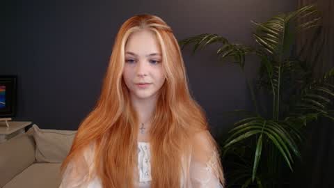 Snapshot of jolly_bean chatting on 01-16-25, 03:23 Polly online show from 01-16-25, 03:23