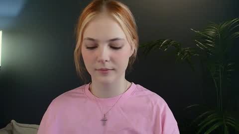 Snapshot of jolly_bean chatting on 02-02-25, 02:17 Polly online show from 02-02-25, 02:17