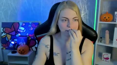 Snapshot of jolly_doll_ chatting on 10-23-25, 03:50 Jolly online show from 10-23-25, 03:50