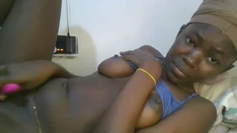 jollynabeb online show from 09-18-25, 08:55