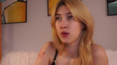 Viola online show from 04-06-26, 01:12