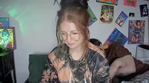 Snapshot of jonahandsarah chatting on 12-19-24, 12:56 JONAH AND SARAH online show from 12-19-24, 12:56