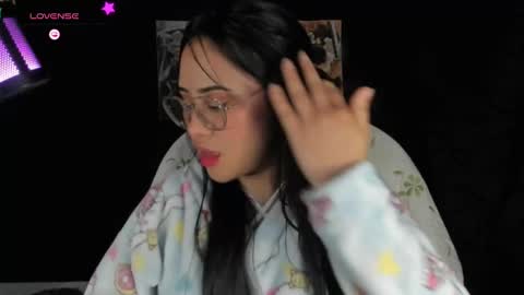 Snapshot of jonathanrwick chatting on 12-13-24, 05:16 Janna online show from 12-13-24, 05:16