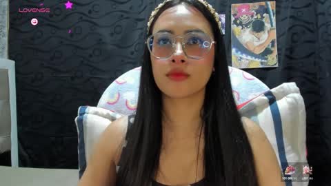 Snapshot of jonathanrwick chatting on 12-19-24, 04:56 Janna online show from 12-19-24, 04:56