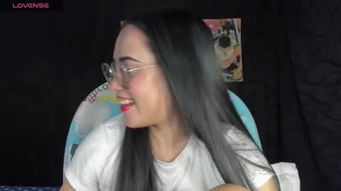 Snapshot of jonathanrwick chatting on 12-31-24, 05:22 Janna online show from 12-31-24, 05:22